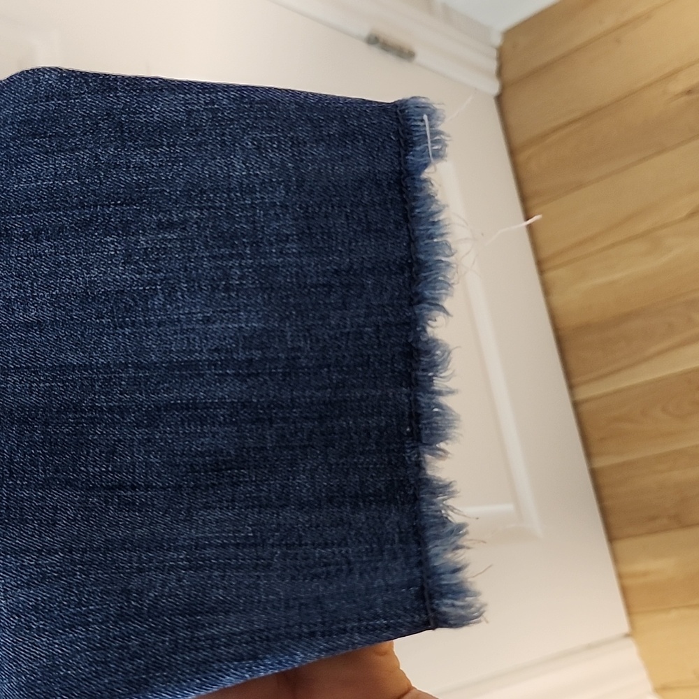 Guess Jeans - Picture 5 of 7
